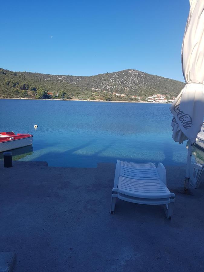 Apartments Selina Vinišće Eksteriør billede